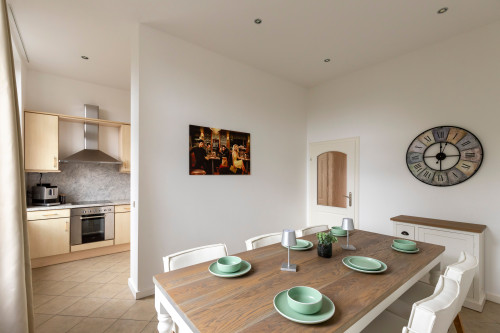 Most Central - spacious apartment in the sidewing - Gallery - 11