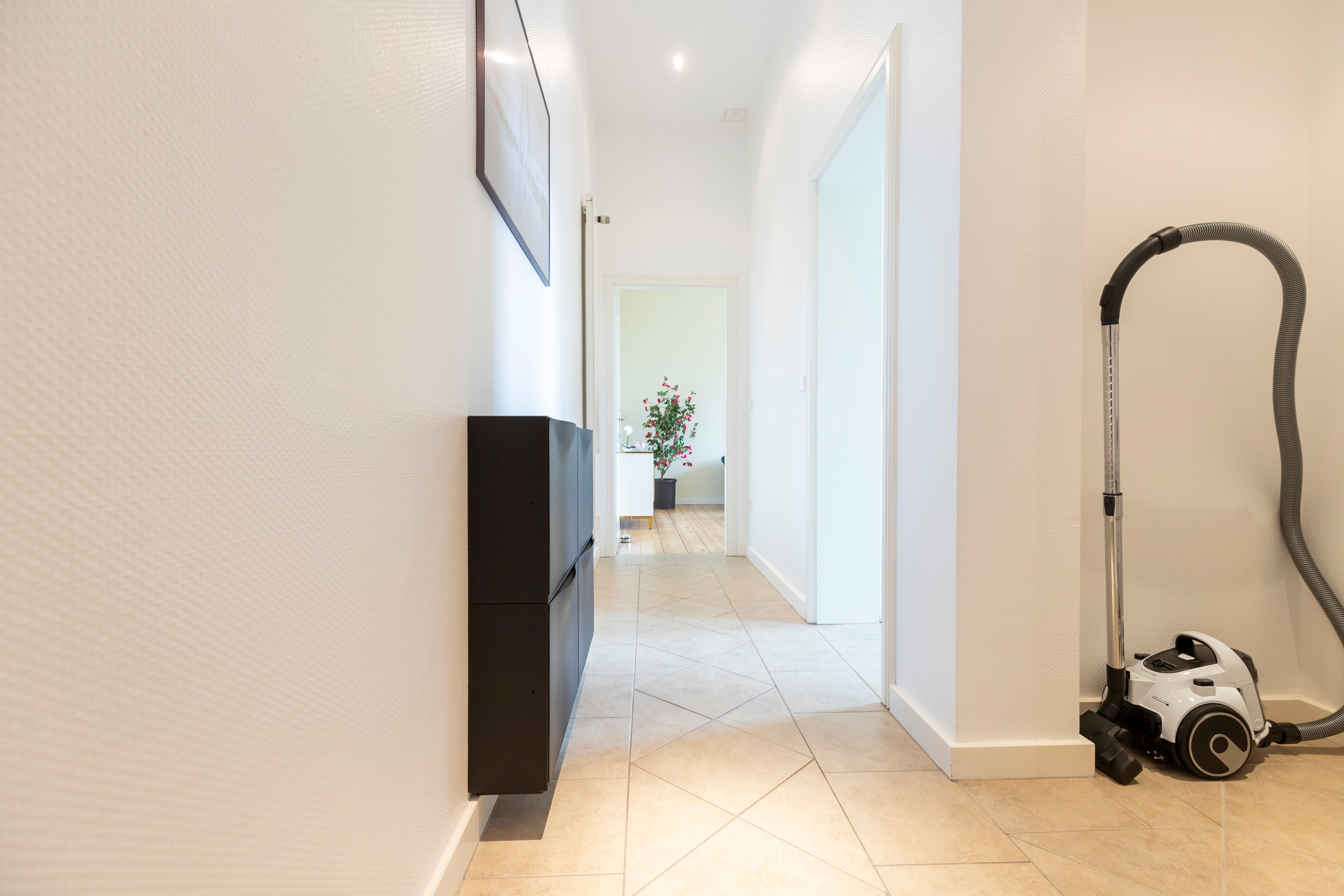Most Central - Spacious Apartment In The Sidewing - 16
