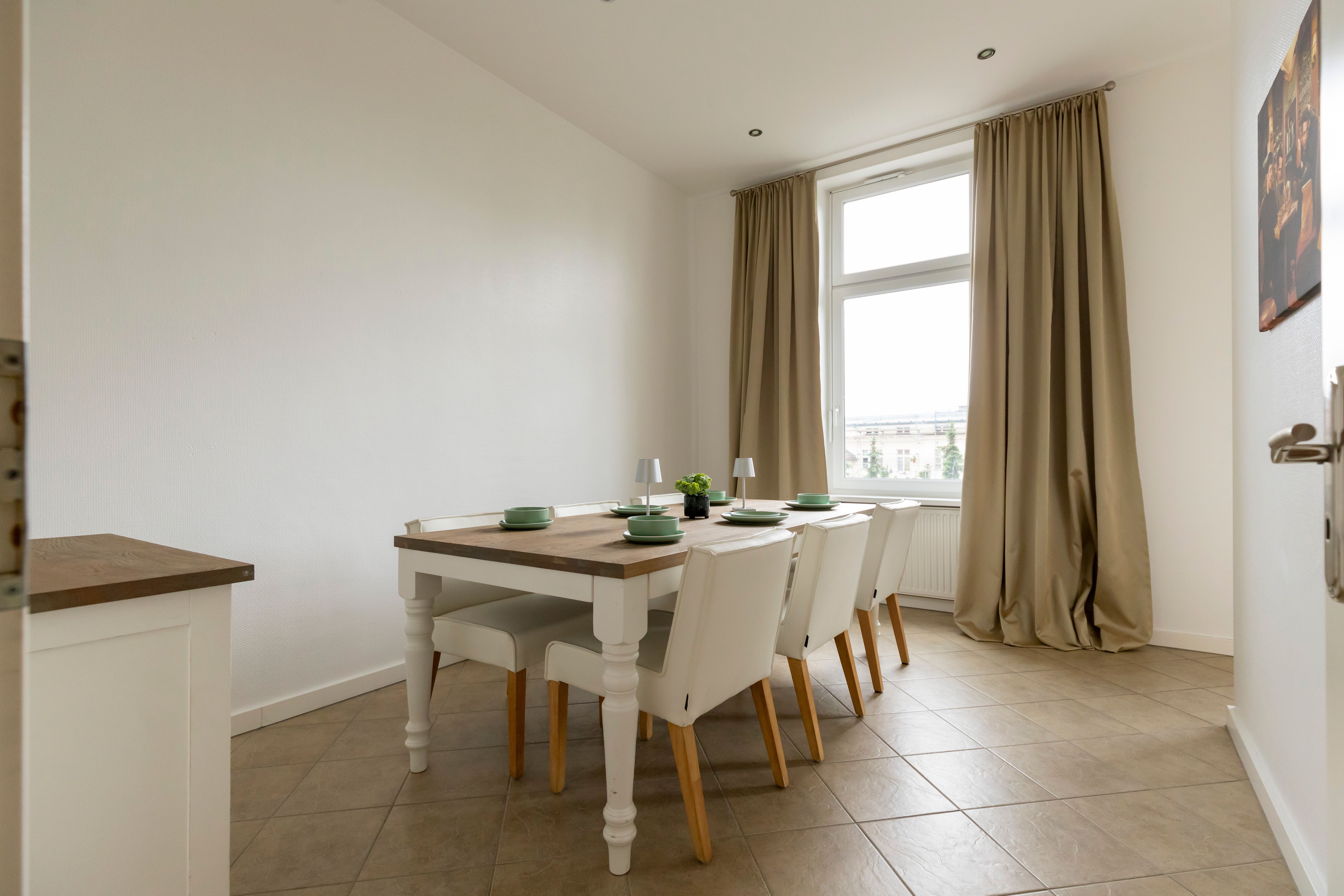 Most Central - Spacious Apartment In The Sidewing - 11