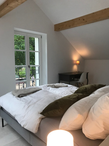 Country house dream - lovingly renovated coachman's house in large garden with old walnut trees