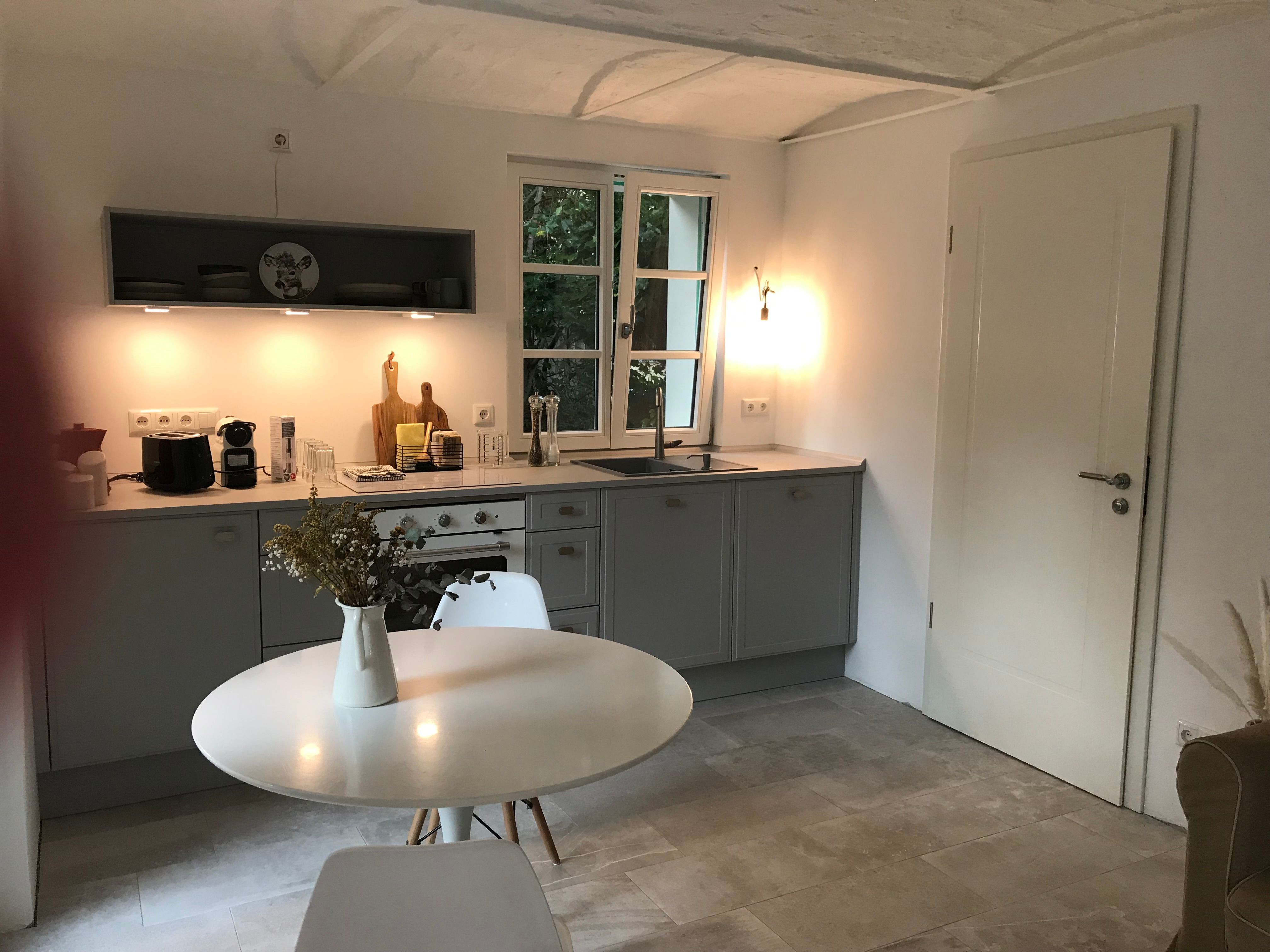 Country House Dream - Lovingly Renovated Coachman's House In Large Garden With Old Walnut Trees - 4