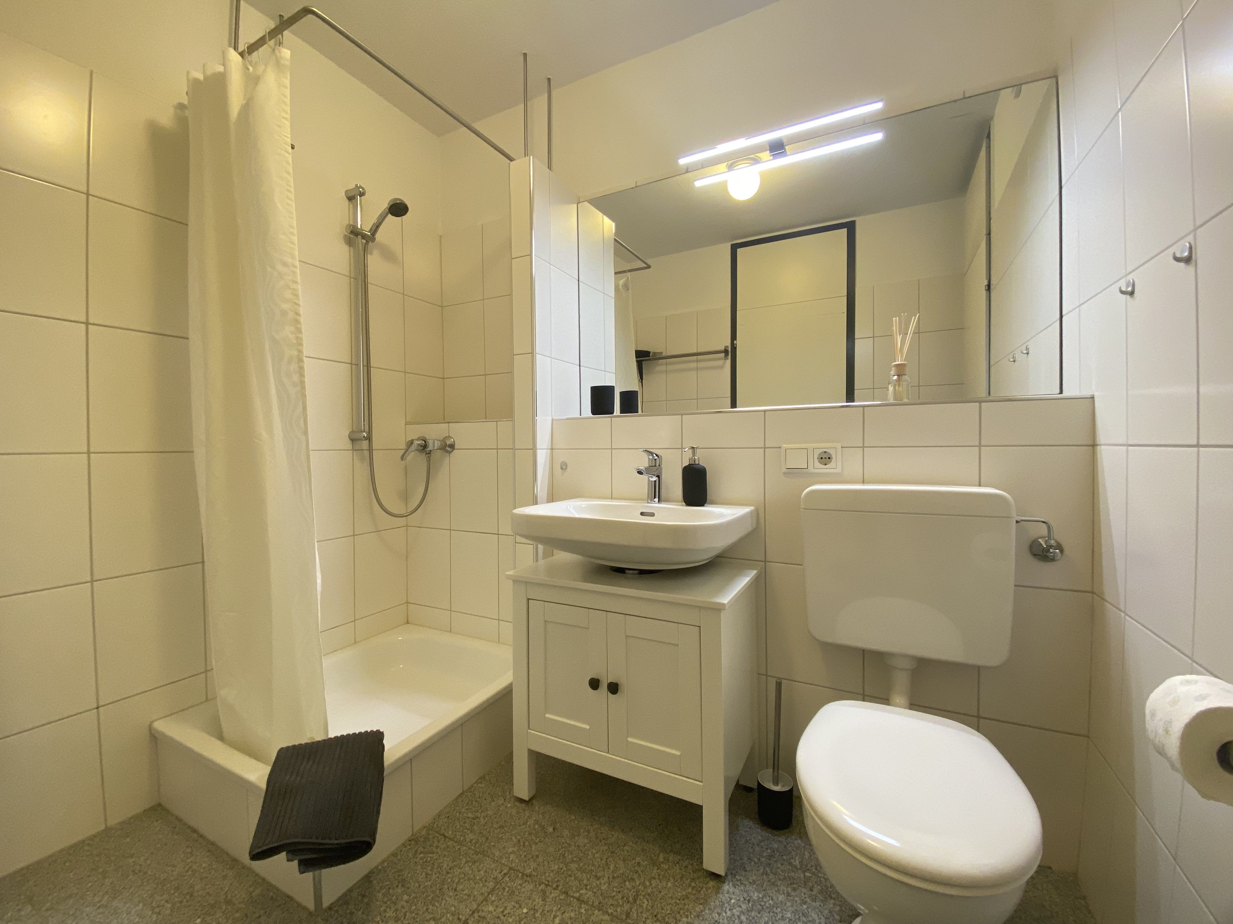  KYANIT APARTMENT: FREE PARKING + POOL + NETFLIX  -  KYANIT APARTMENT: FREE PARKING + POOL + NETFLIX  - Gallery -  4