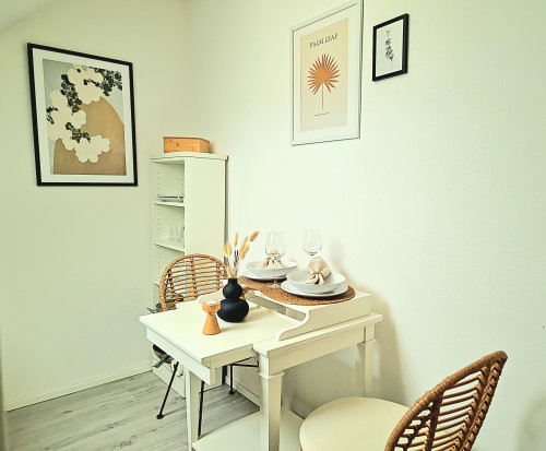 Stylish, Central - Loft Apartment, Work Station and Private Parking