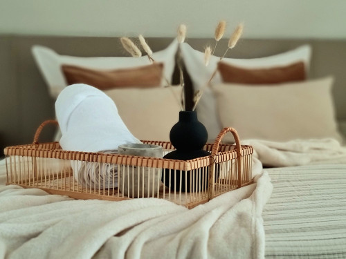 Stylish, Central - Loft Apartment, Work Station and Private Parking