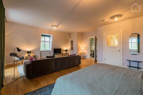 Spacious 1 room apartment with upscale furnishings at the Heiligen See in Potsdam - Gallery - 33