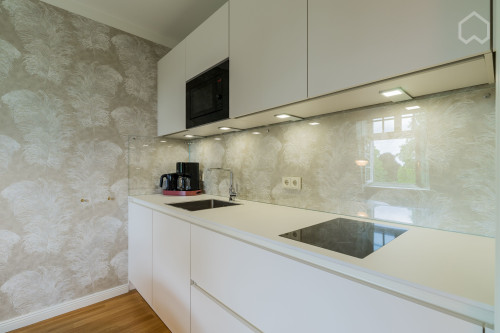 Spacious 1 room apartment with upscale furnishings at the Heiligen See in Potsdam - Gallery - 2