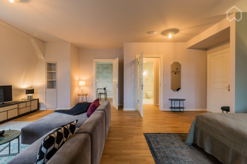 Spacious 1 room apartment with upscale furnishings at the Heiligen See in Potsdam - Gallery - 23