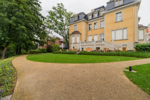 Spacious 1 room apartment with upscale furnishings at the Heiligen See in Potsdam - Gallery - 16