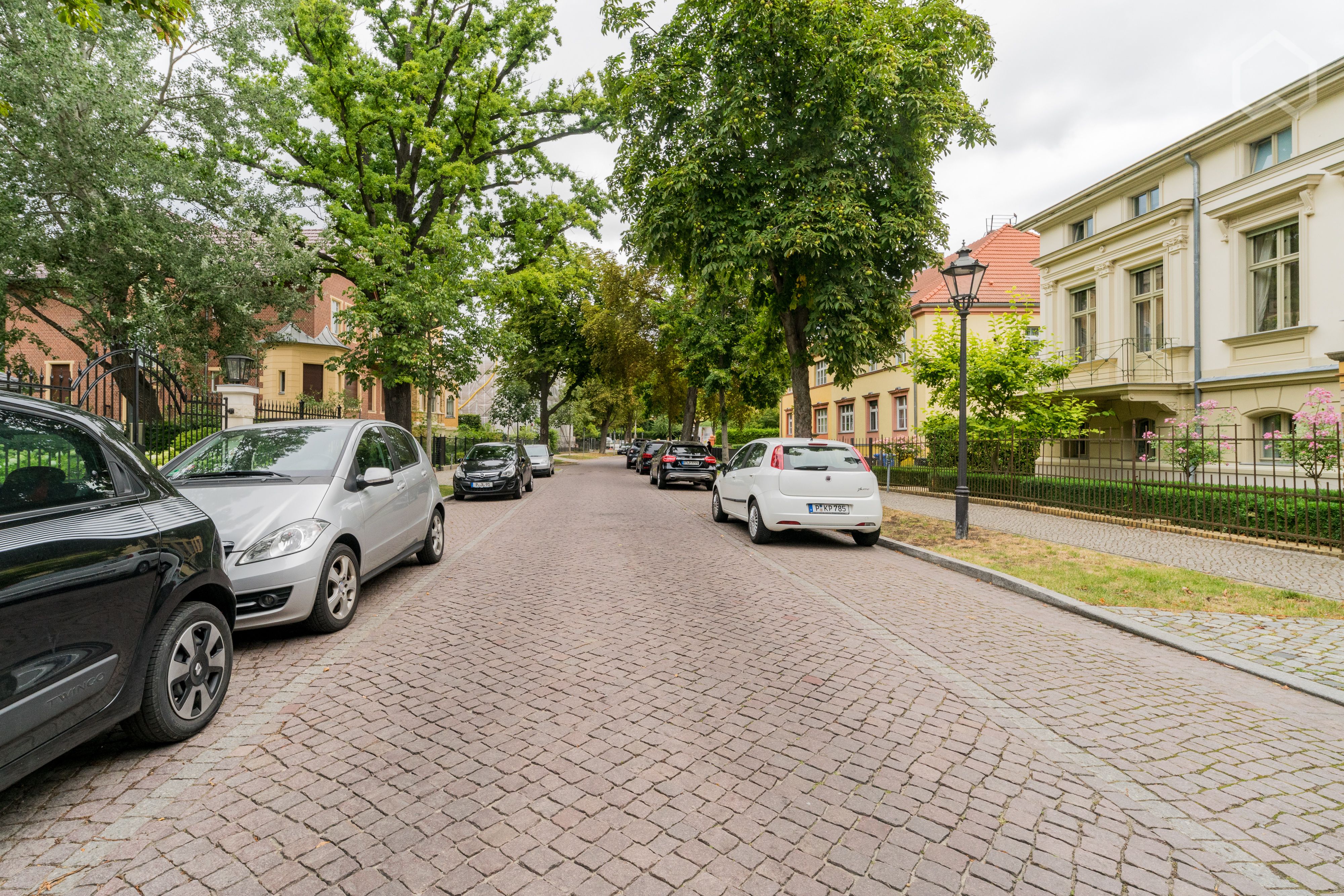 Spacious 1 Room Apartment With Upscale Furnishings At The Heiligen See In Potsdam - 1