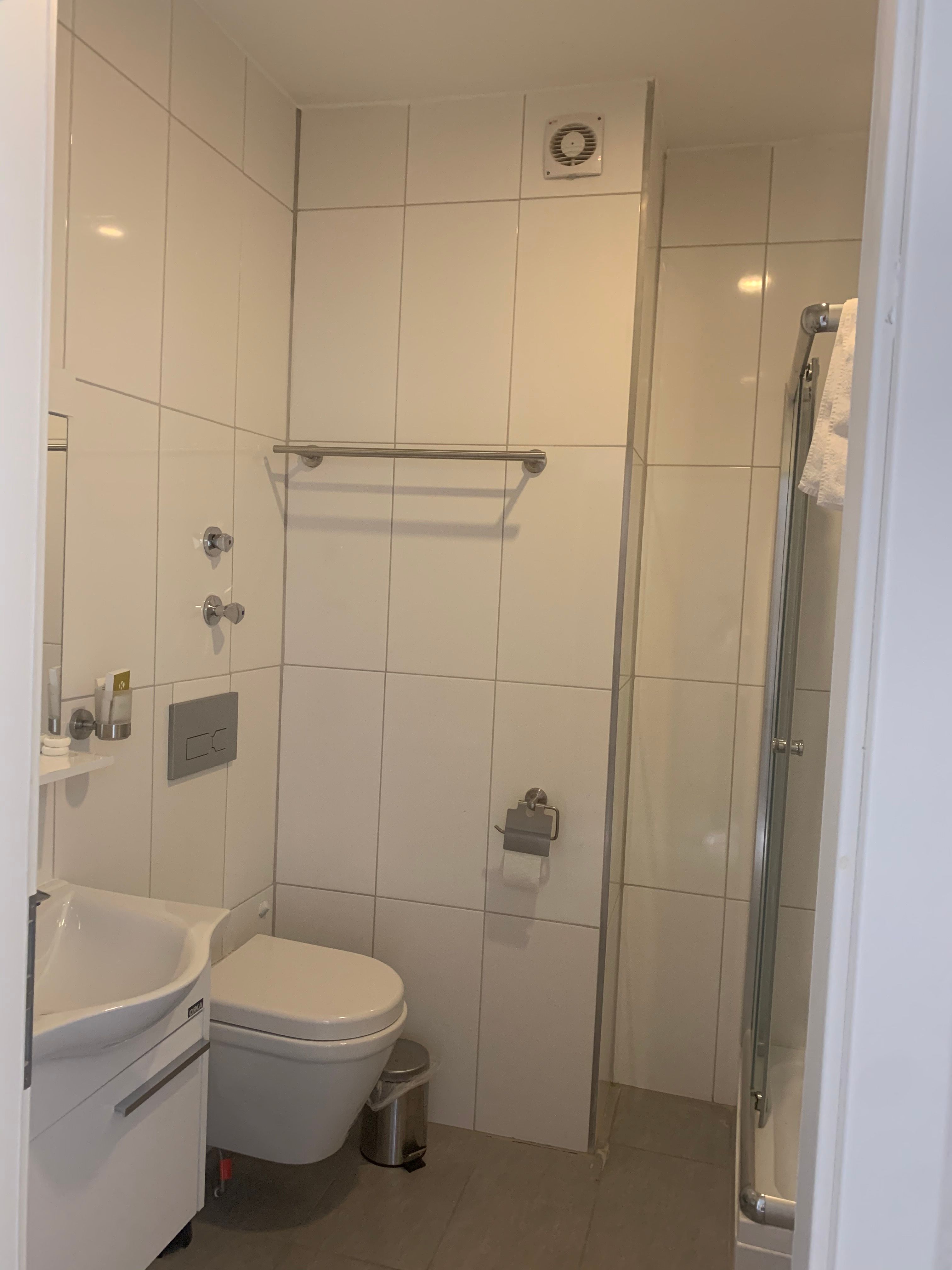 Awesome And Nice Suite Located In Oberhausen - 10