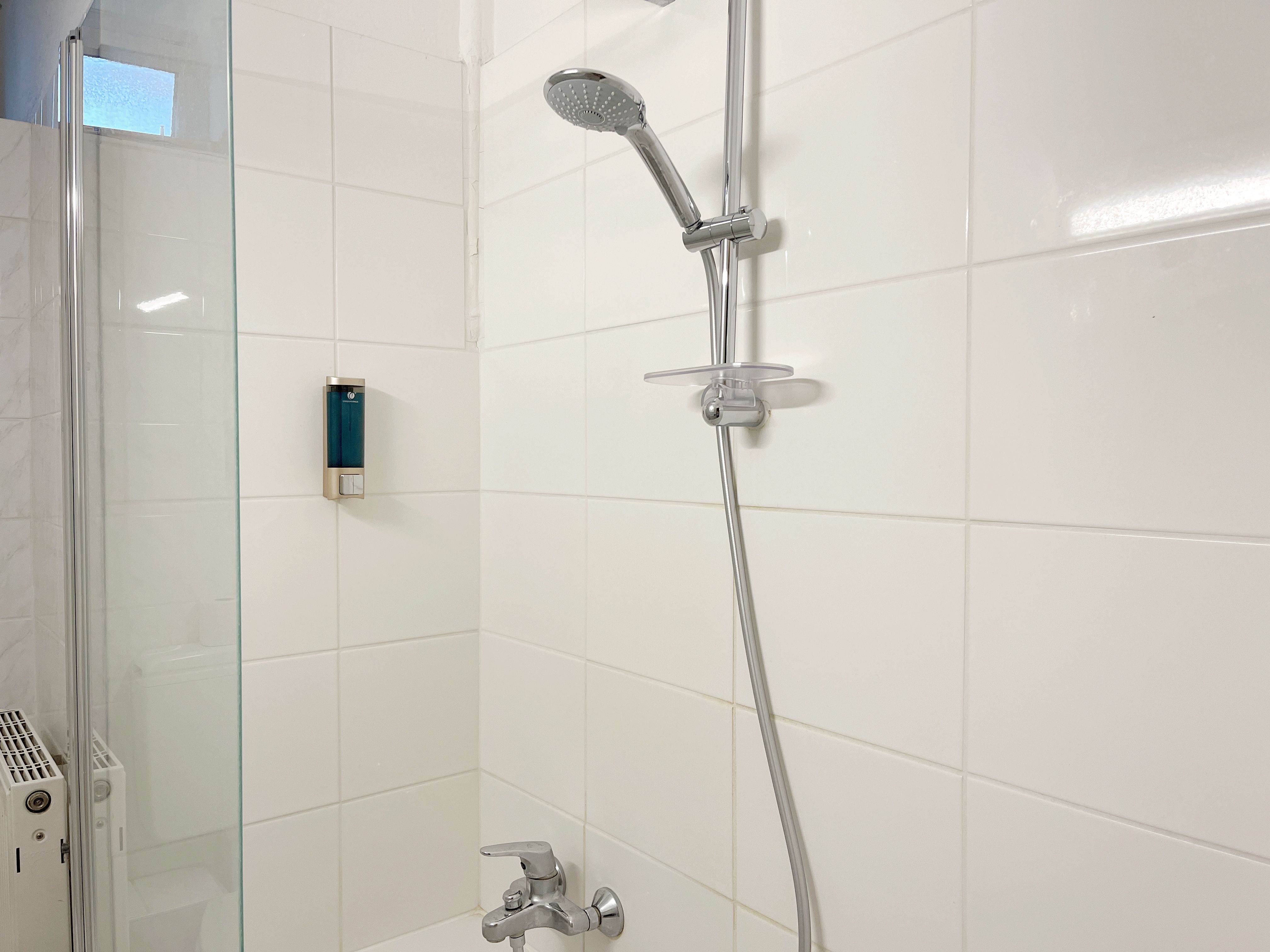  Awesome, Modern 6-Bed Apartment For Fitters In Osnabrück  -  Awesome, modern 6-Bed Apartment for fitters in Osnabrück  - Gallery -  1