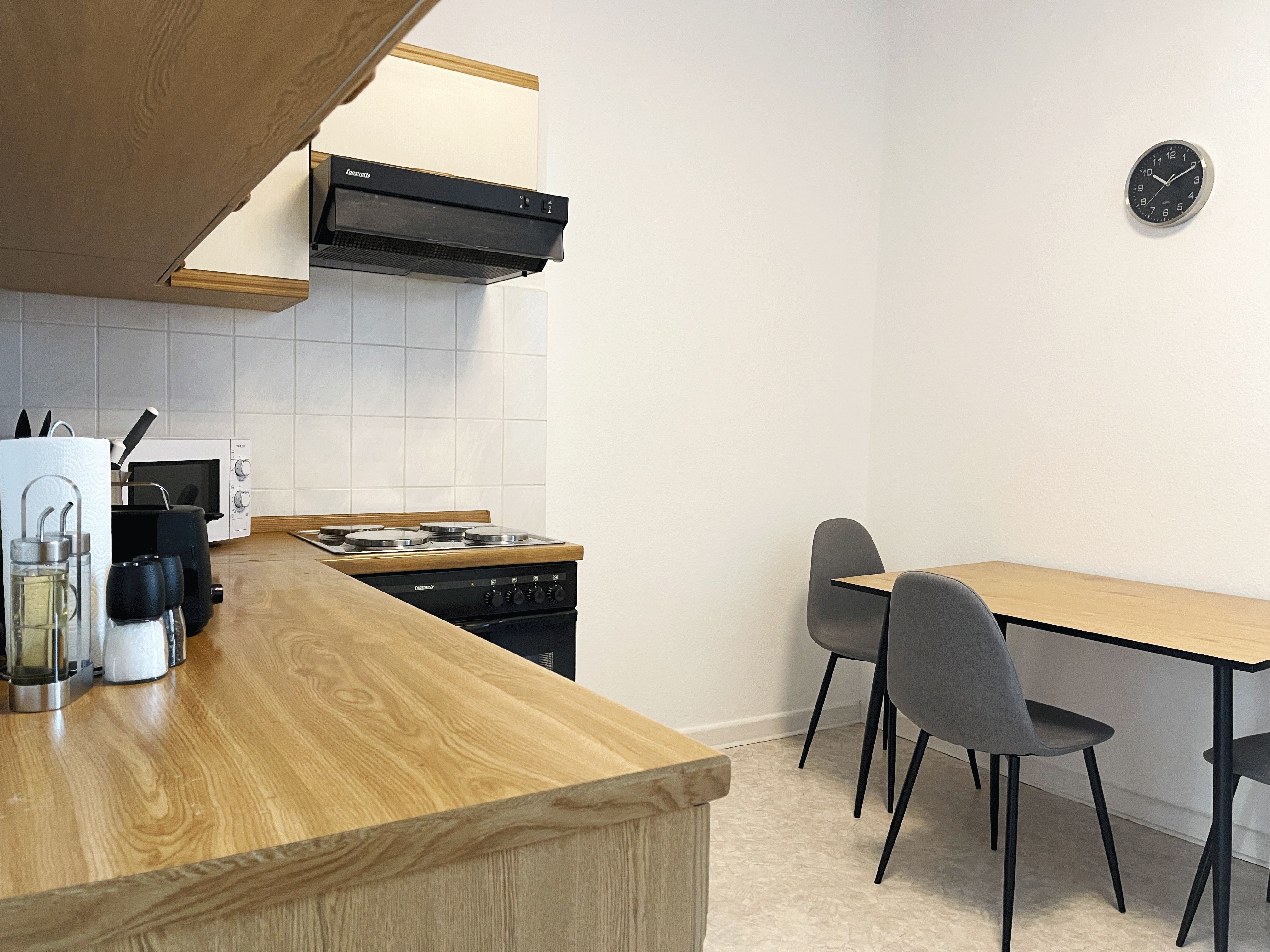  Awesome, Modern 6-Bed Apartment For Fitters In Osnabrück  -  Awesome, modern 6-Bed Apartment for fitters in Osnabrück  - Gallery -  8