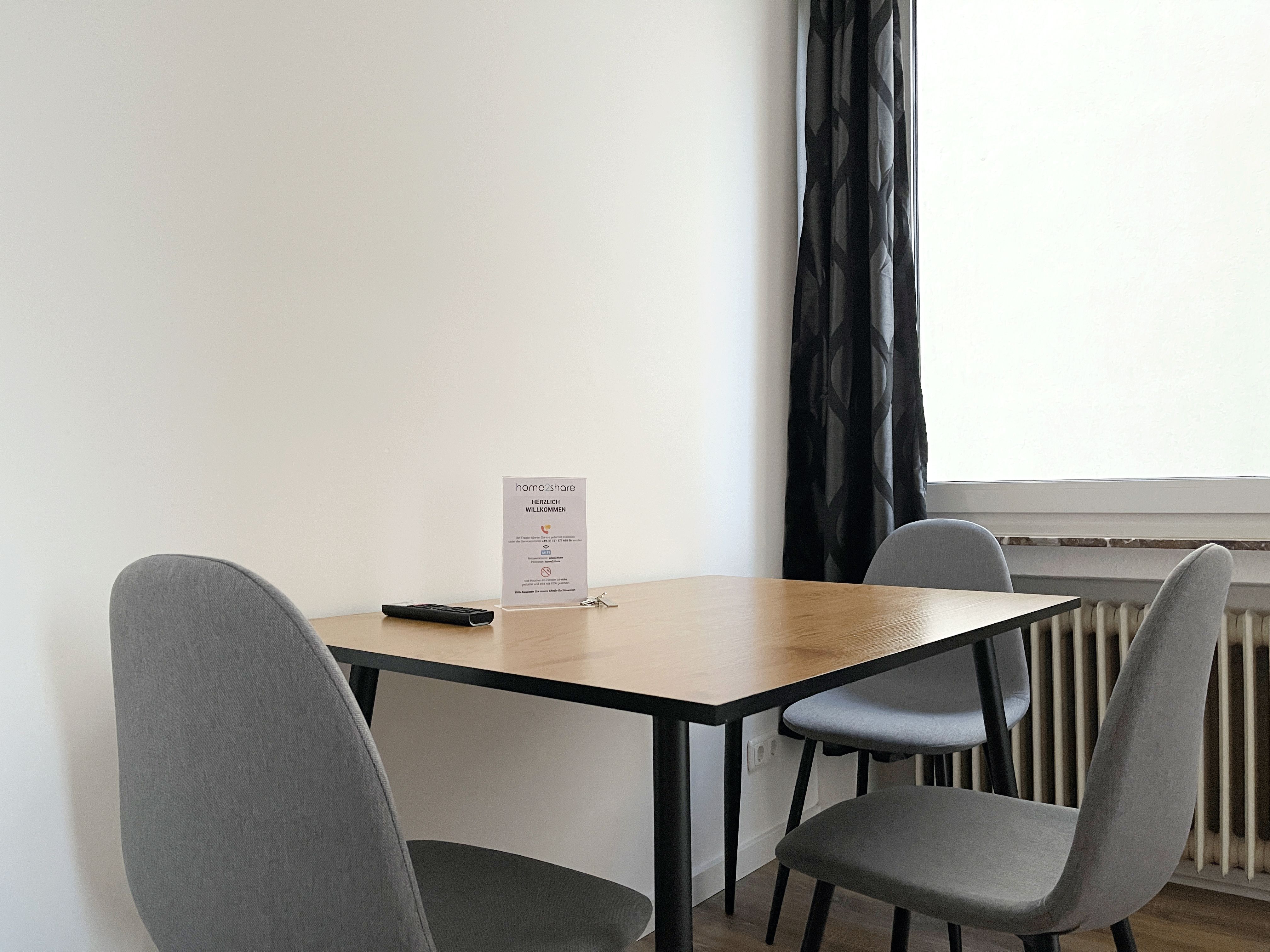  Awesome, Modern 6-Bed Apartment For Fitters In Osnabrück  -  Awesome, modern 6-Bed Apartment for fitters in Osnabrück  - Gallery -  6