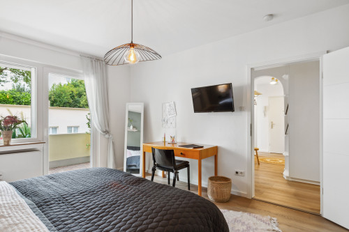 LEVEL22 | Charming, Balcony, Central Location Near Train Station - Gallery - 18