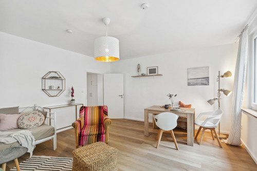 LEVEL22 | Charming, Balcony, Central Location Near Train Station - Gallery - 8