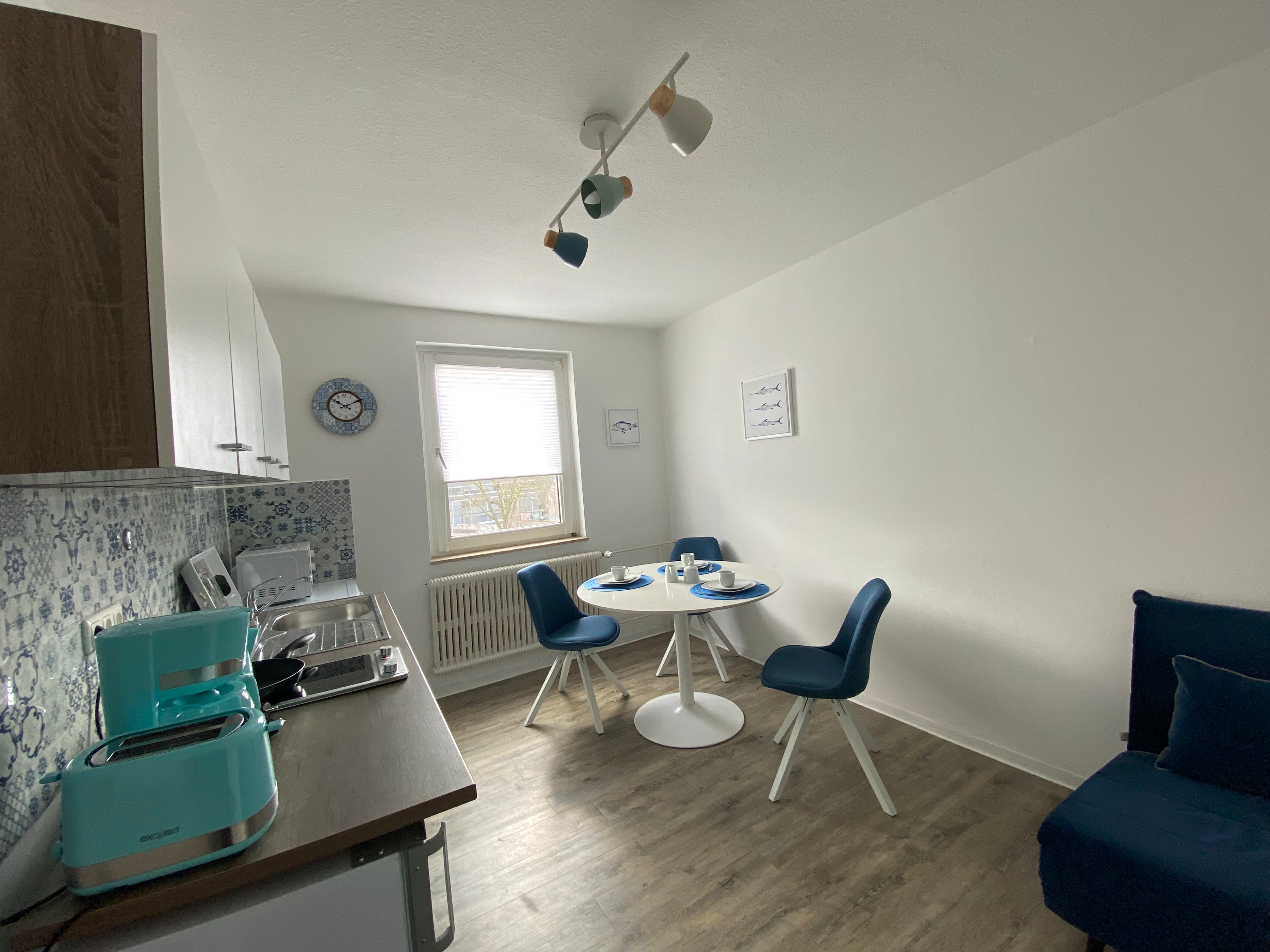  BLAUE INSEL Near Duisburg HBF And The University.  -  BLAUE INSEL near Duisburg HBF and the University.  - Gallery -  1