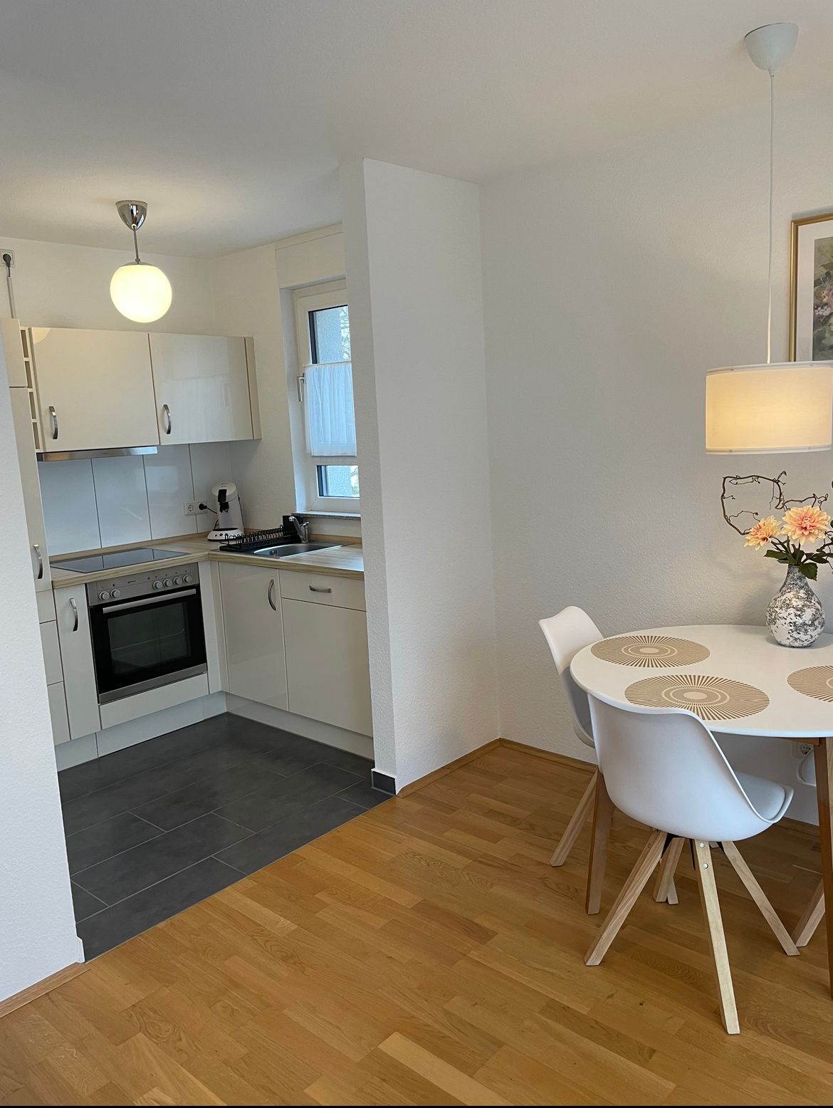  High-Quality Furnished 2-Room Apartment With Internet In Wiesbaden-Südost  -  High-quality furnished 2-room apartment with Internet in Wiesbaden-Südost  - Gallery -  7