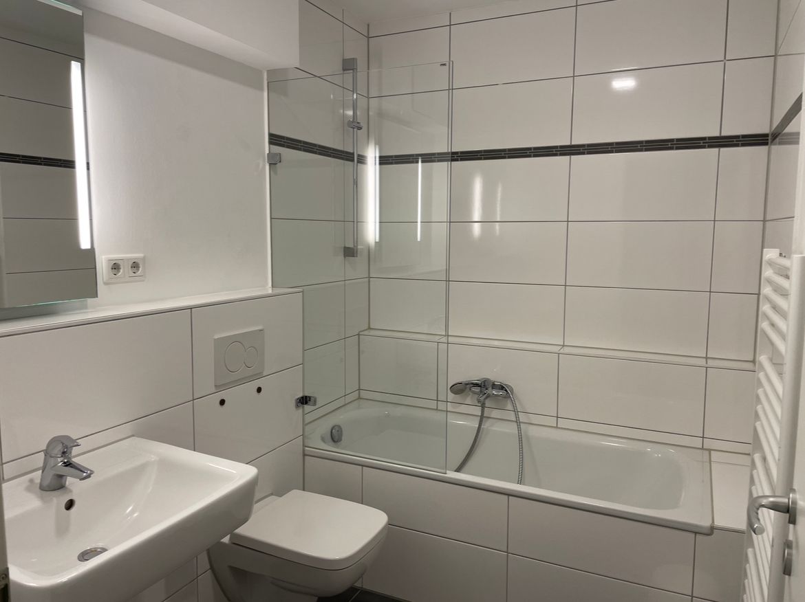  High-Quality Furnished 2-Room Apartment With Internet In Wiesbaden-Südost  -  High-quality furnished 2-room apartment with Internet in Wiesbaden-Südost  - Gallery -  3