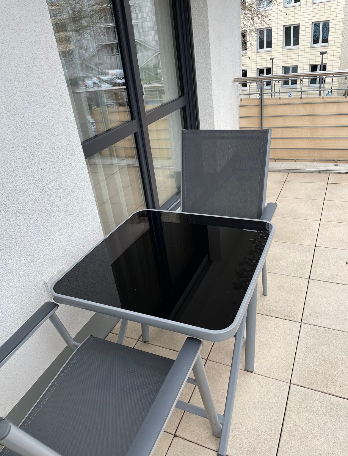  High-Quality Furnished 2-Room Apartment With Internet In Wiesbaden-Südost  -  High-quality furnished 2-room apartment with Internet in Wiesbaden-Südost  - Gallery -  1