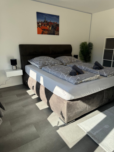 Pretty apartment in quiet street