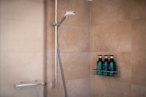 Central | Modern | Parking |