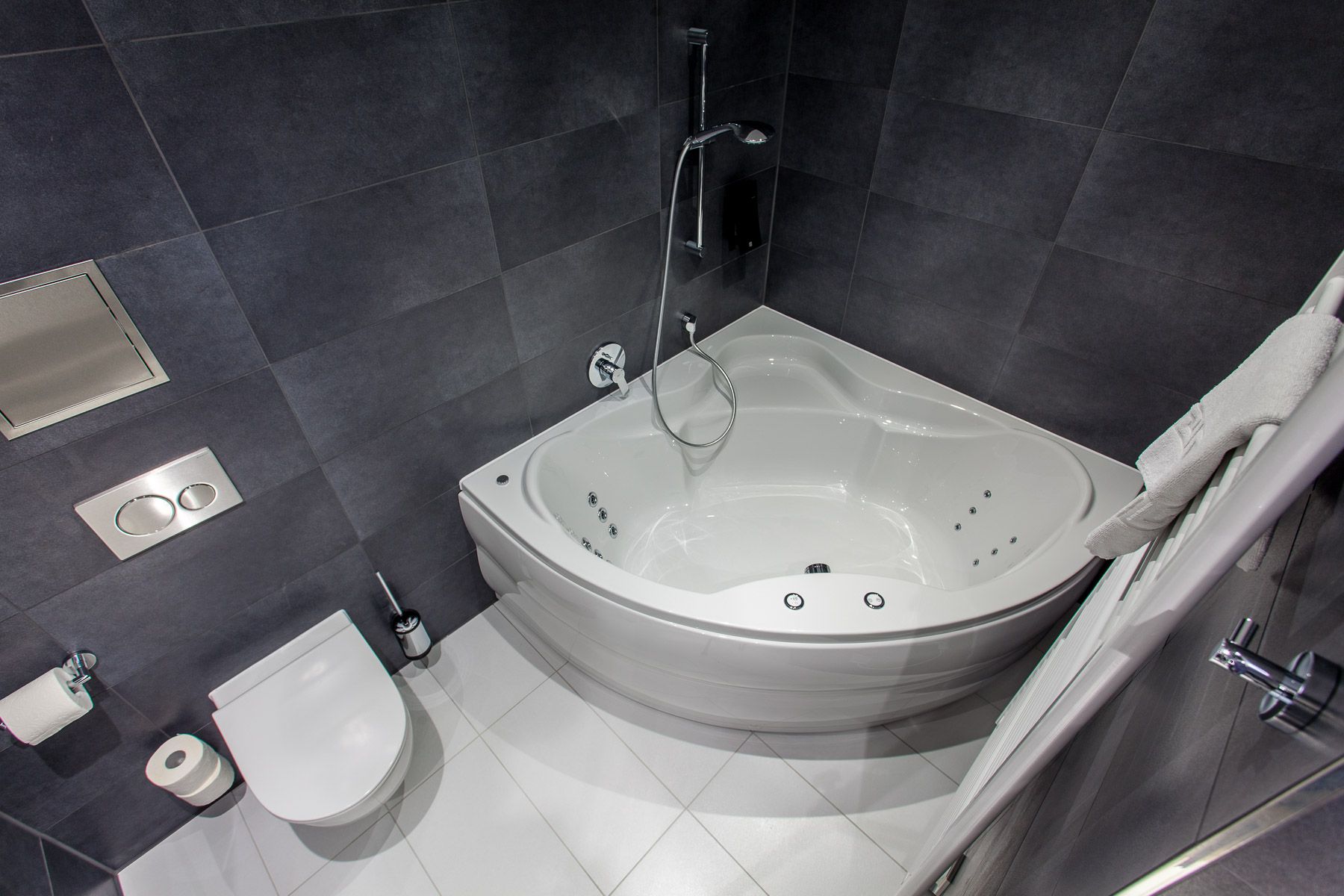 Premium 1-Bedroom Apartment, New Build, Central Location, River View, Air Conditioning, Rooftop Terr - 3