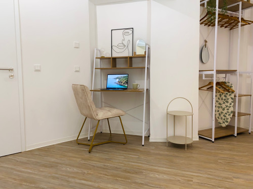Unique Gem in Essen's Heart: High-Quality Studio Apartment in Former Air-Raid Bunker!