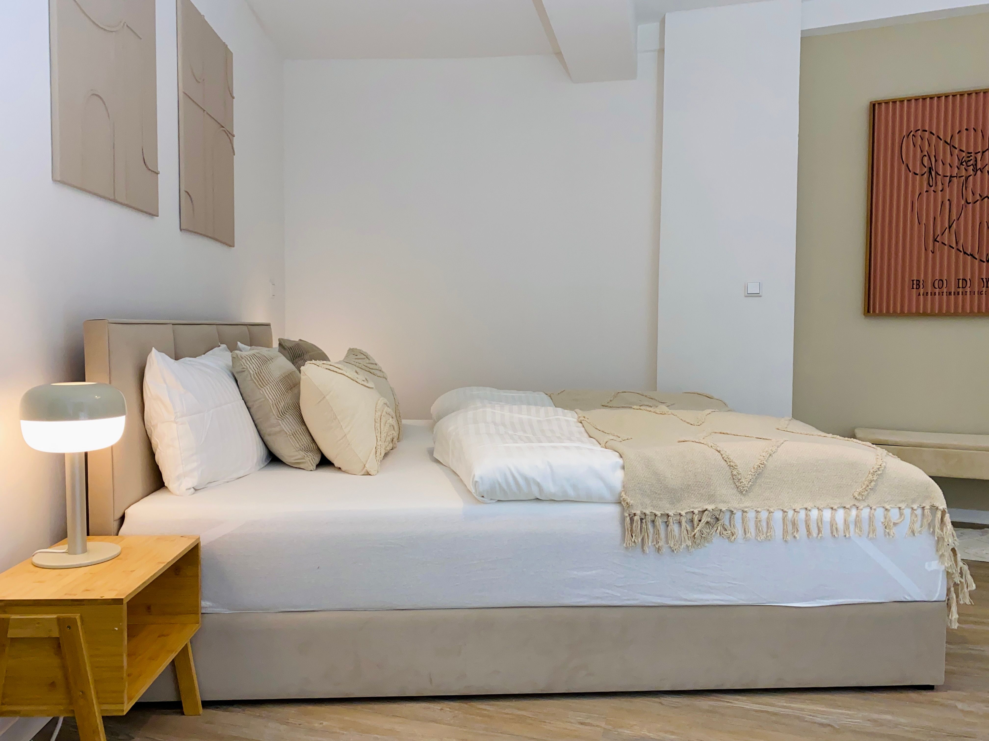Unique Gem In Essen's Heart: High-Quality Studio Apartment In Former Air-Raid Bunker! - 44