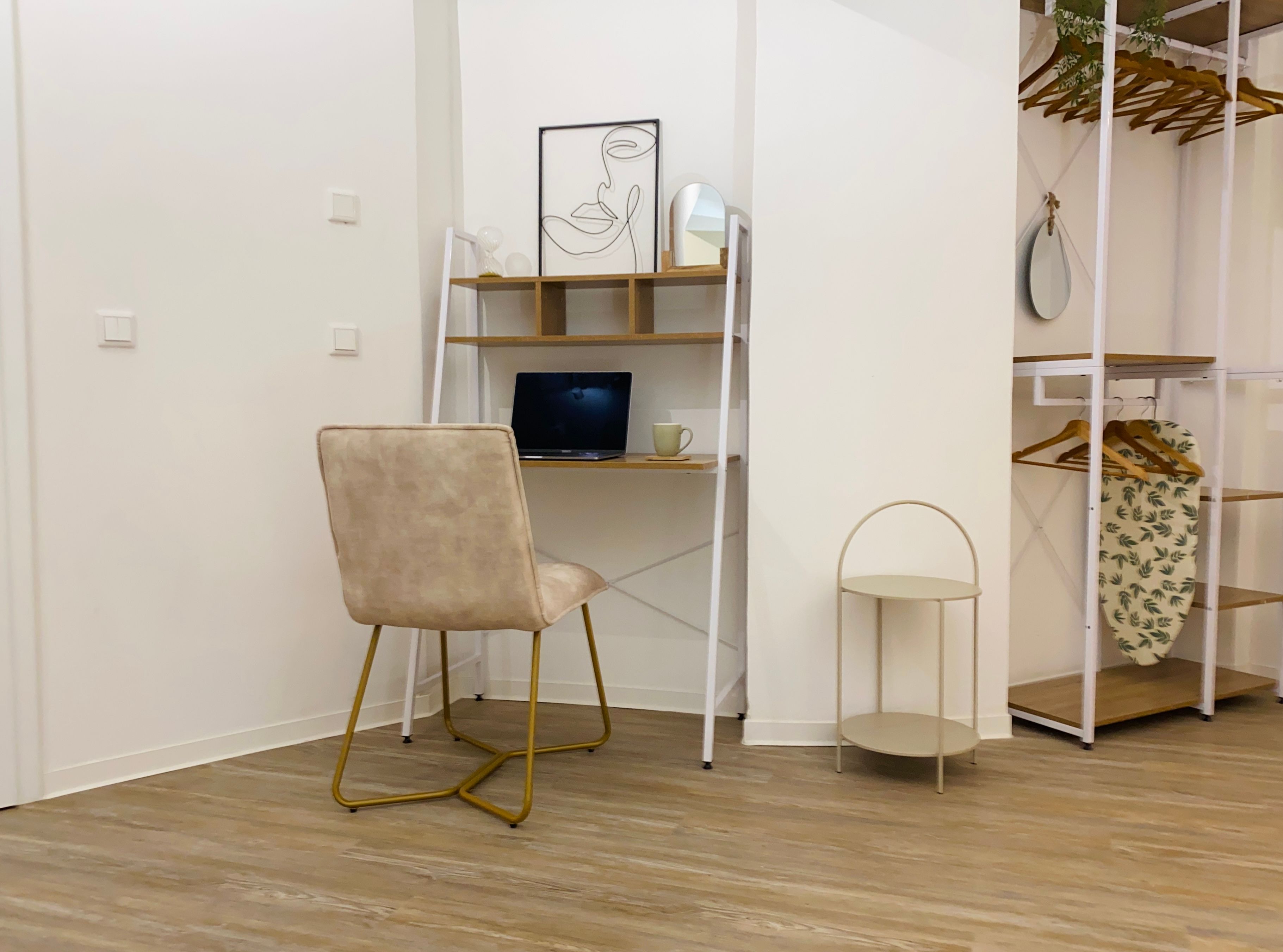 Unique Gem In Essen's Heart: High-Quality Studio Apartment In Former Air-Raid Bunker! - 54