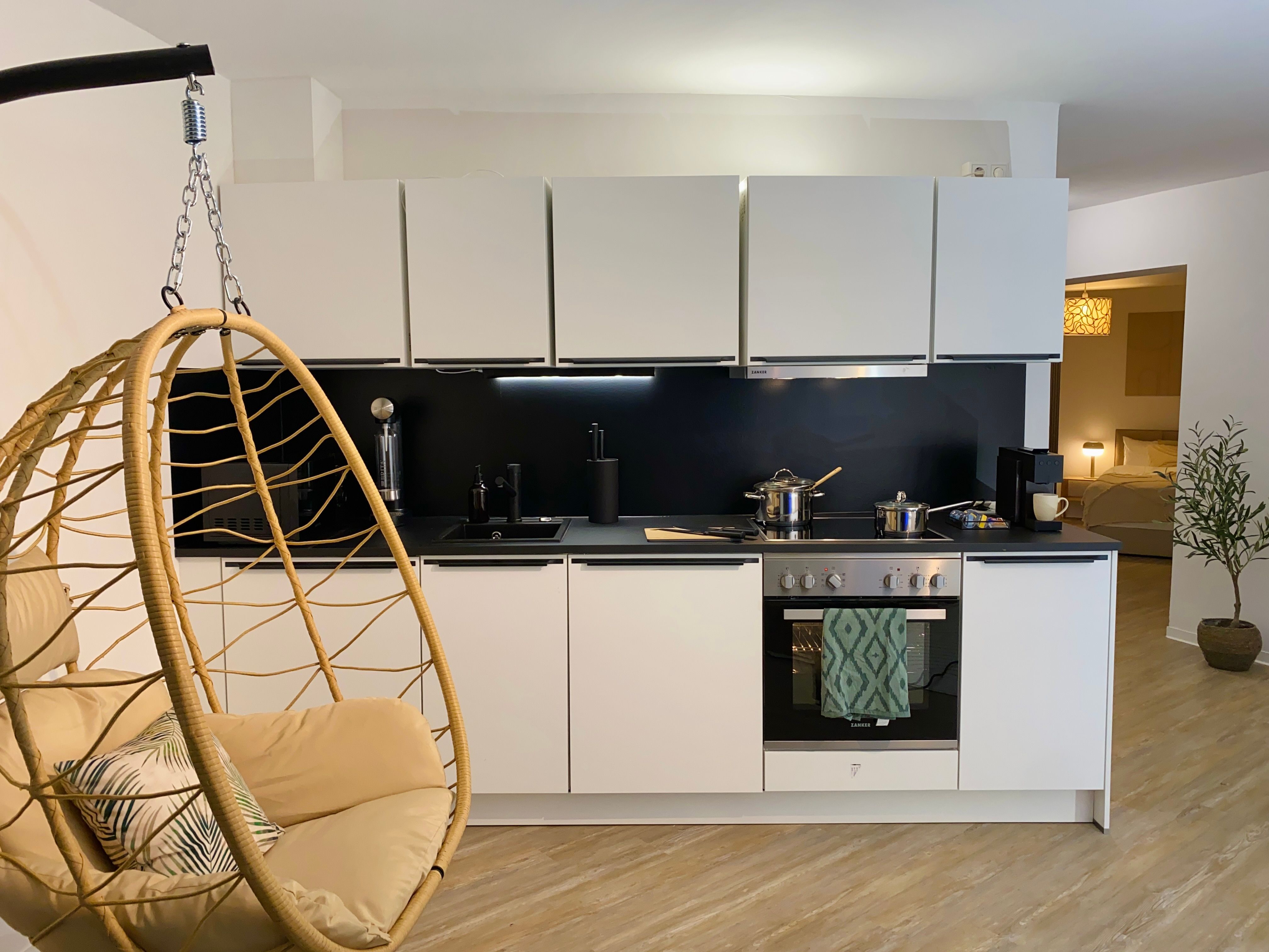 Unique Gem In Essen's Heart: High-Quality Studio Apartment In Former Air-Raid Bunker! - 9