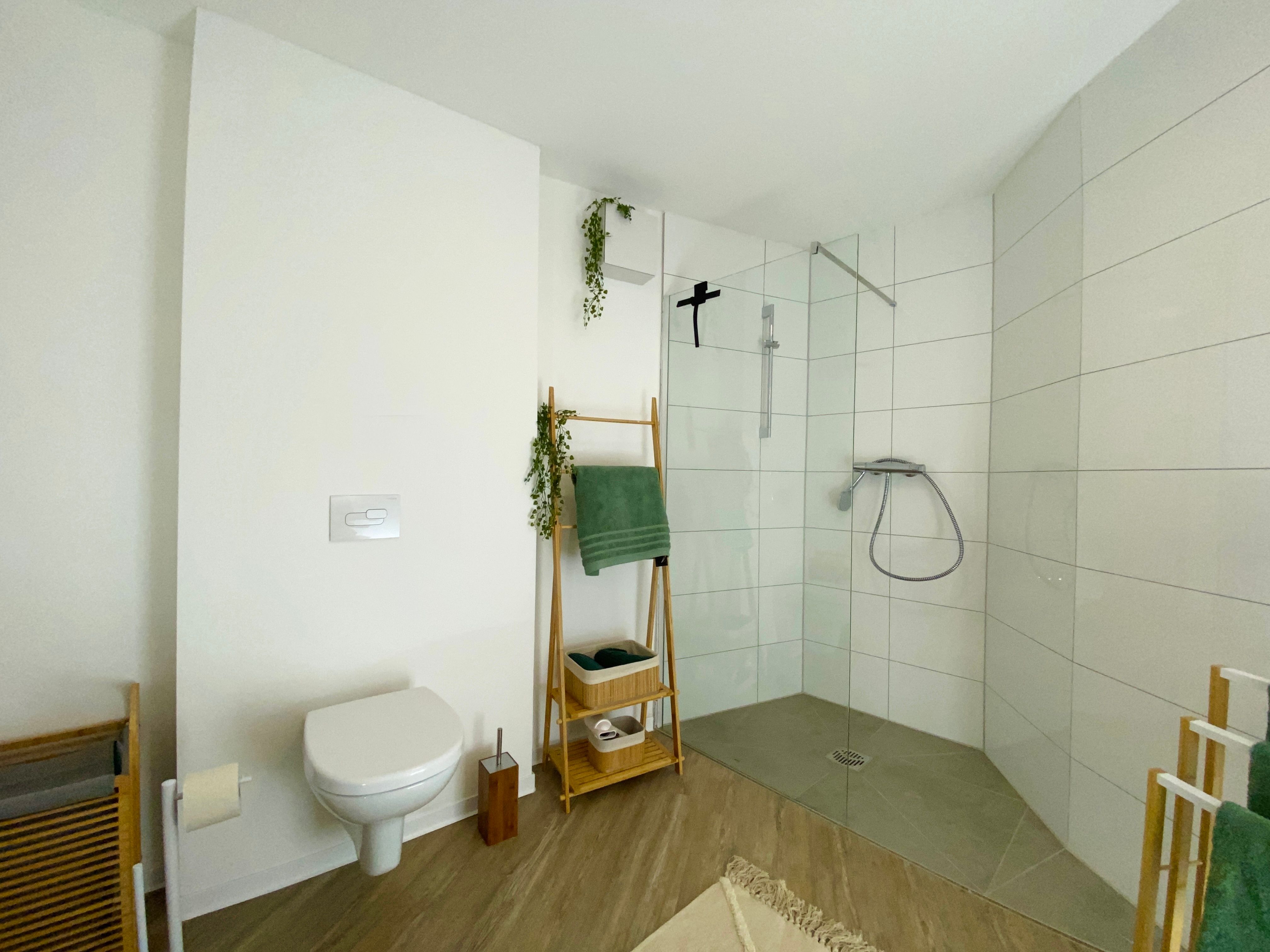 Unique Gem In Essen's Heart: High-Quality Studio Apartment In Former Air-Raid Bunker! - 38