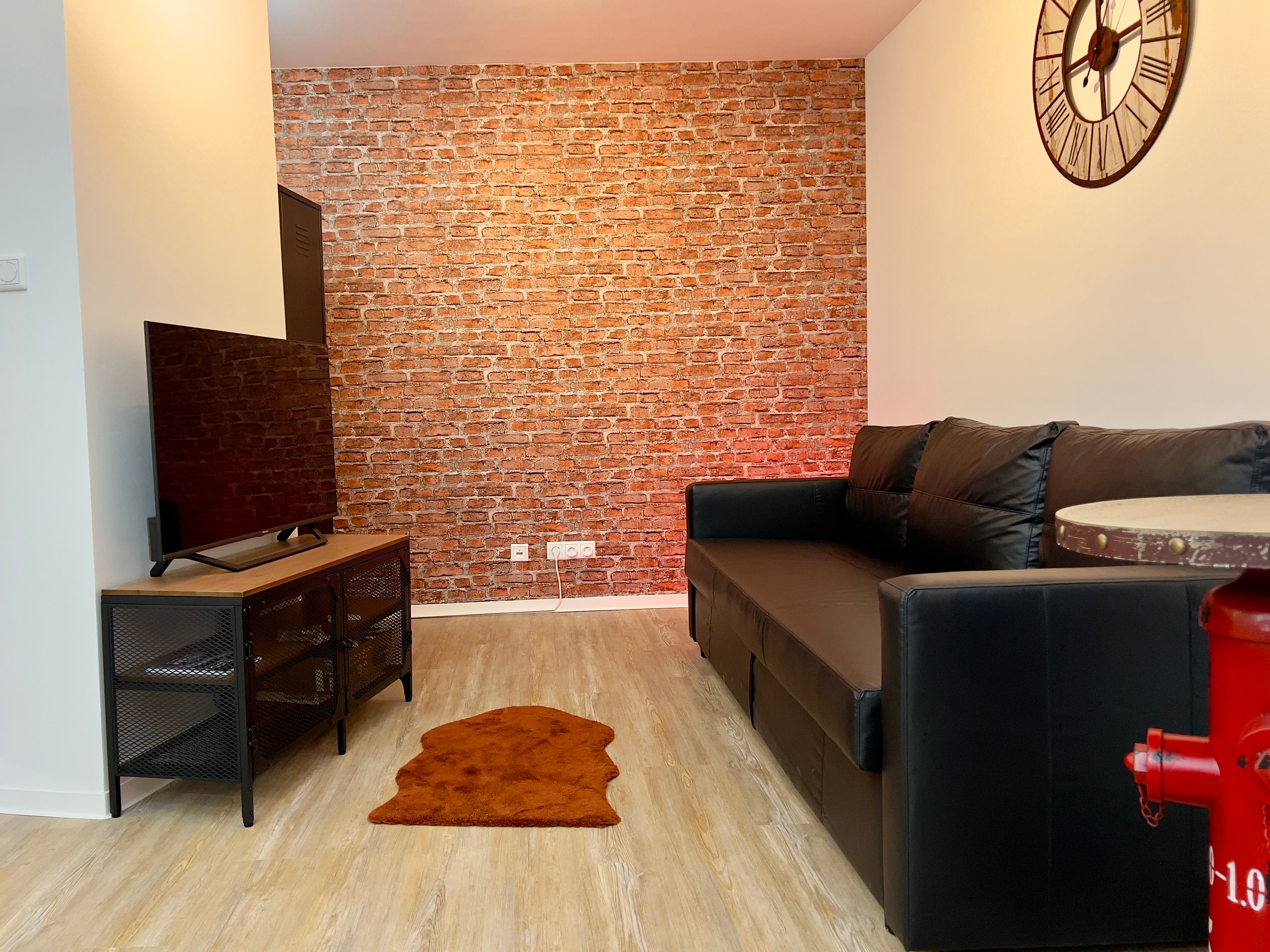 Beautiful & Neat Studio With Nice Neighbours - 2