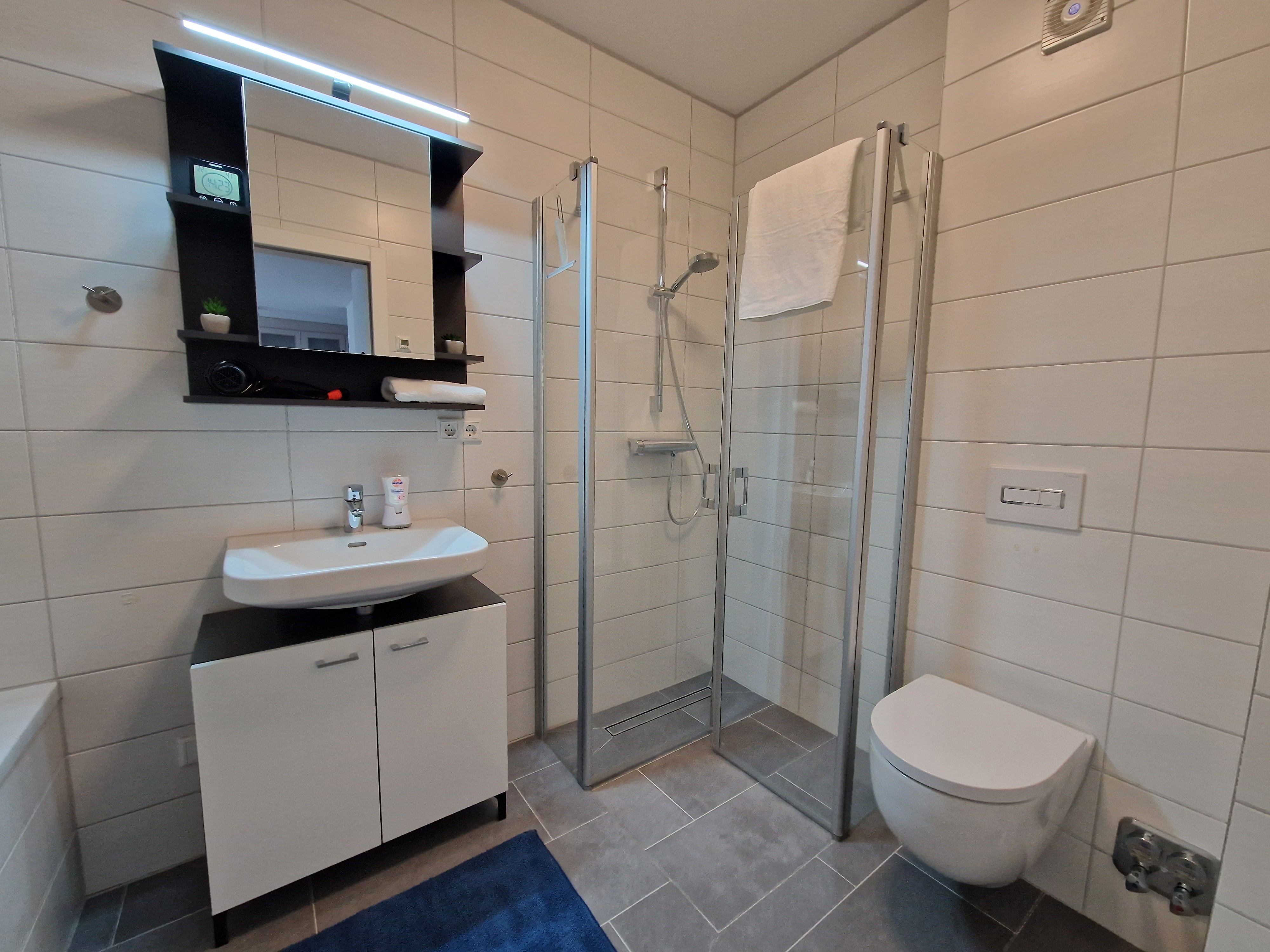  Modern And Bright Apartment In A Central Location With Underground Parking Space And A Bed Measuring  -  Modern and bright apartment in a central location with underground parking space and a bed measuring 180x220cm  - Gallery -  9