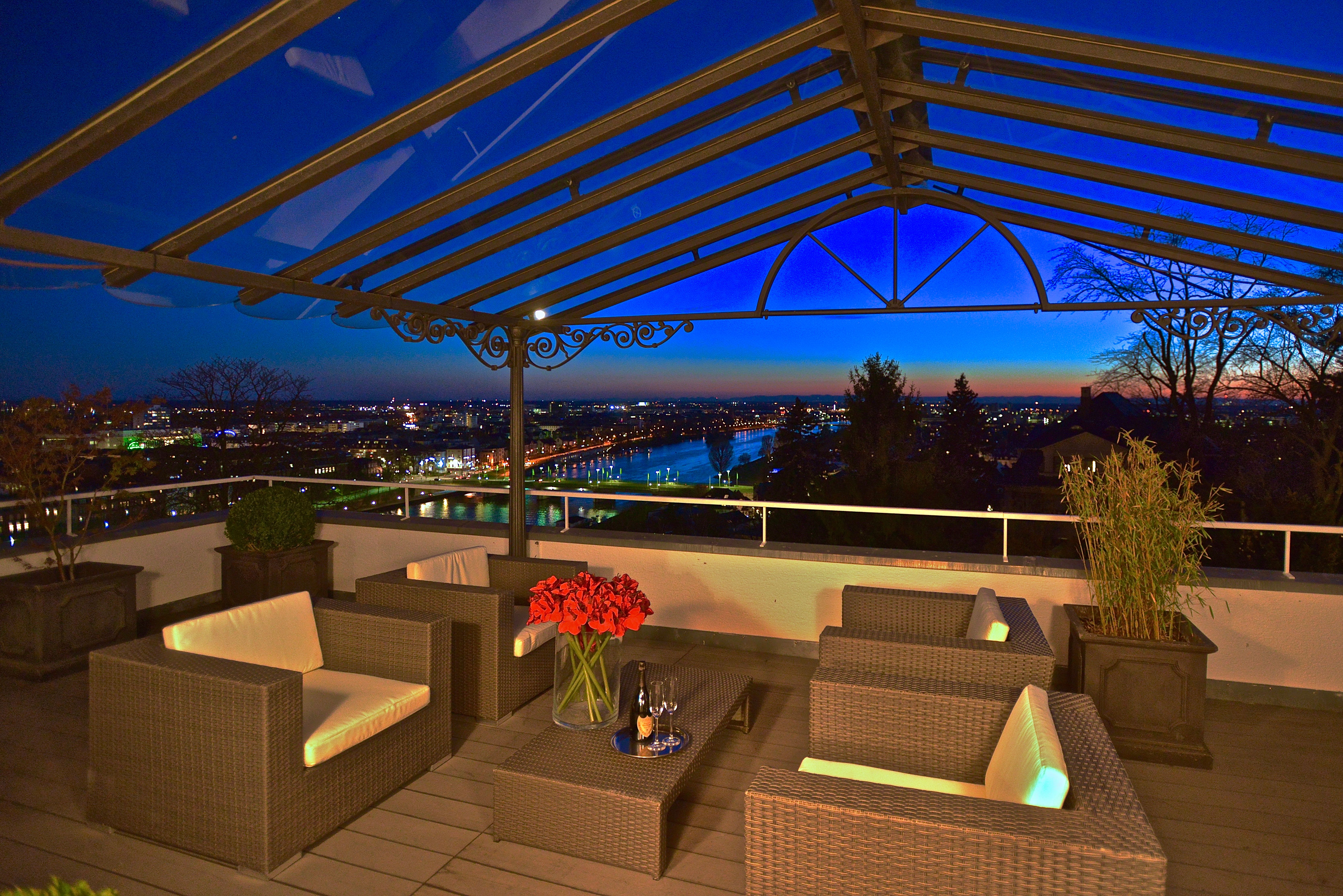 Nice Penthouse Close To City Center - 3