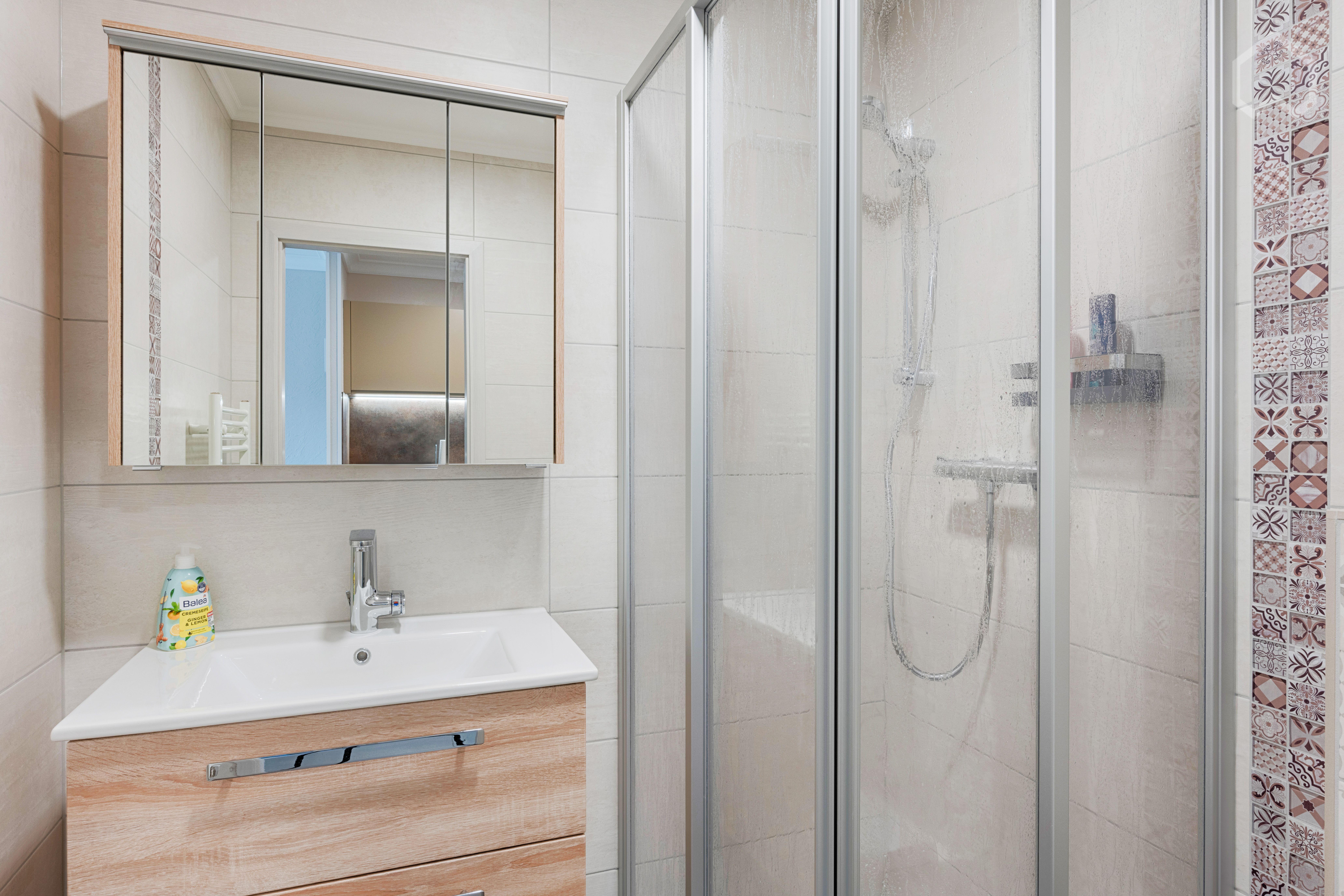  Awesome And Beautiful Studio In Trier  -  Awesome and beautiful studio in Trier  - Gallery -  6