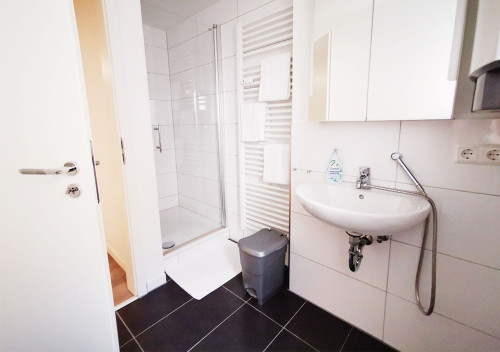 Gorgeous loft in popular area with balcony