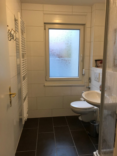 Stylish modern 2 BR. Apartment with U1 to the city center