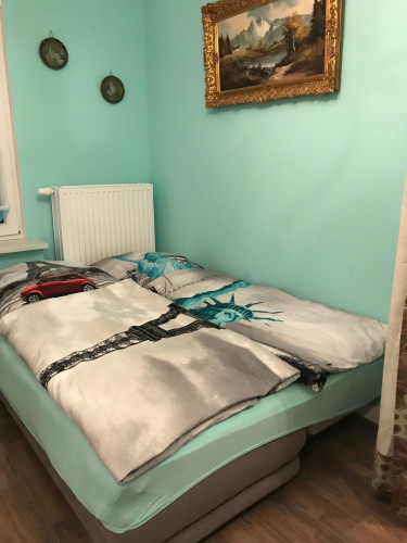 Stylish modern 2 BR. Apartment with U1 to the city center