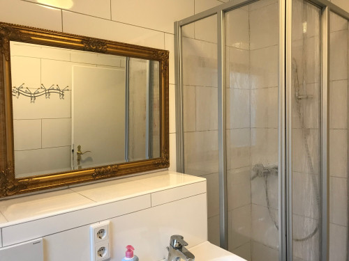 Stylish modern 2 BR. Apartment with U1 to the city center
