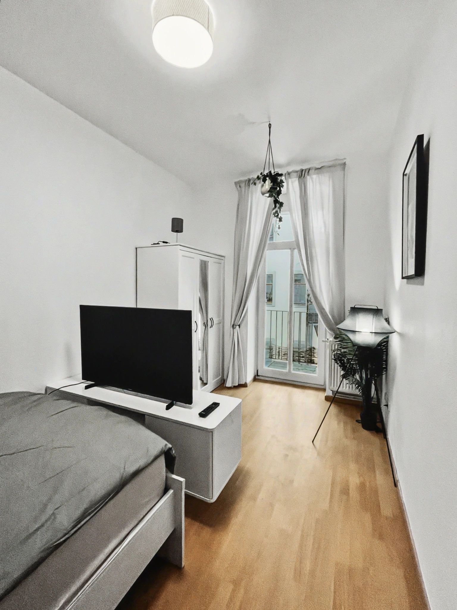  Stylish & Cosy 2 Room Apartment With Huge Balcony Direct In The City  -  Stylish & Cosy 2 room apartment with huge balcony direct in the city  - Gallery -  11