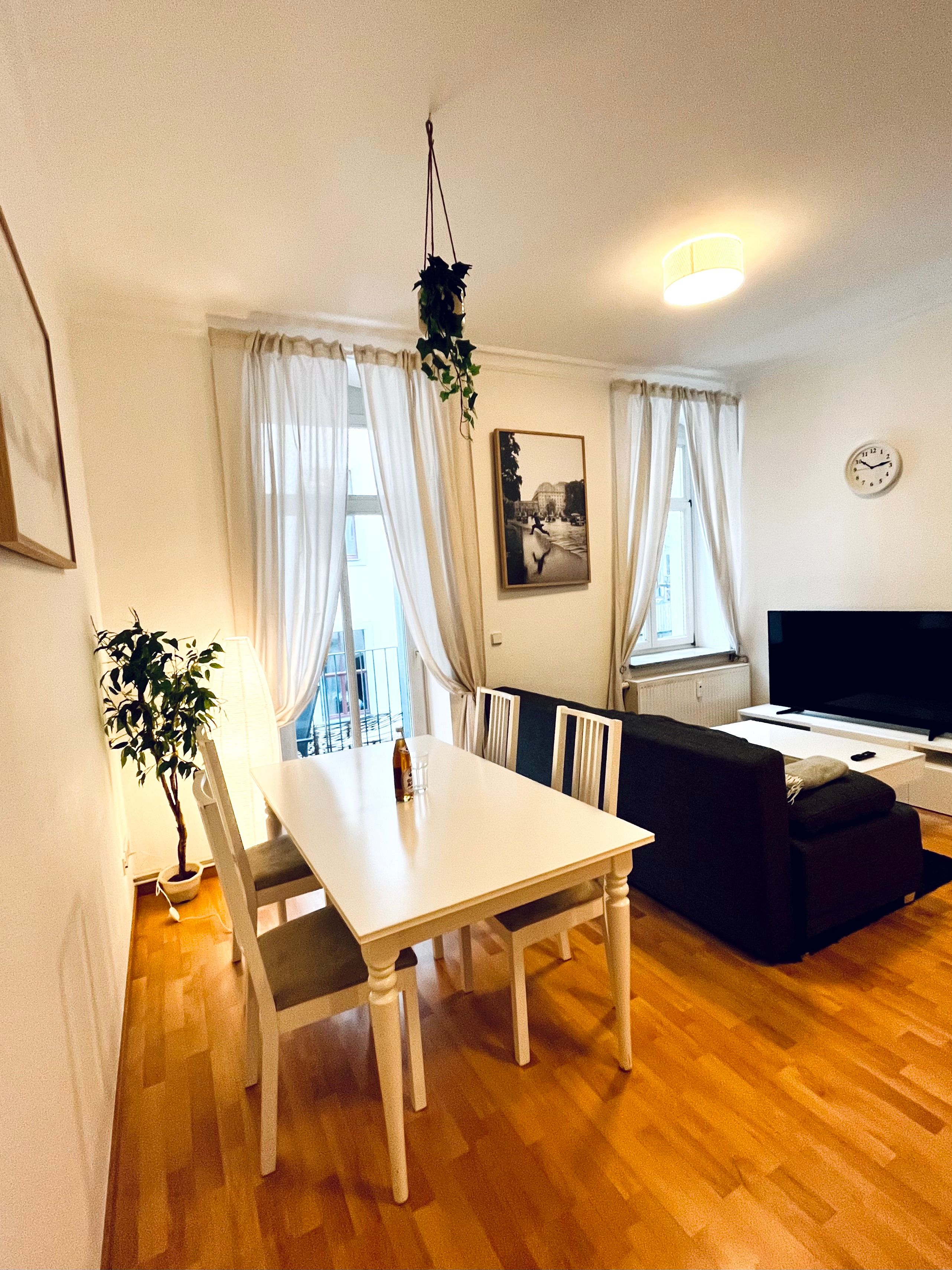  Stylish & Cosy 2 Room Apartment With Huge Balcony Direct In The City  -  Stylish & Cosy 2 room apartment with huge balcony direct in the city  - Gallery -  35