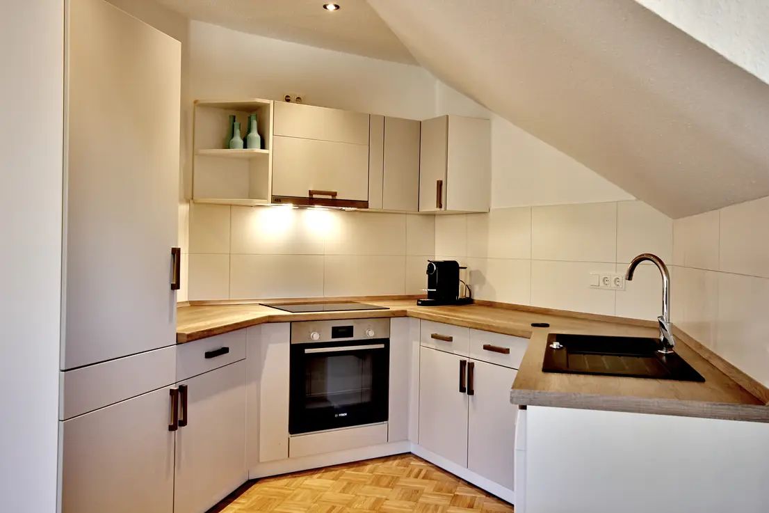 Furnished And Modernized 3-Room Ground Floor Apartment With Balcony In Babelsberg - 5