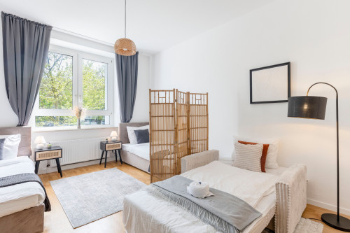 SpaceStays Apartment WIFI PS4 Netflix Parking! - Gallery - 16