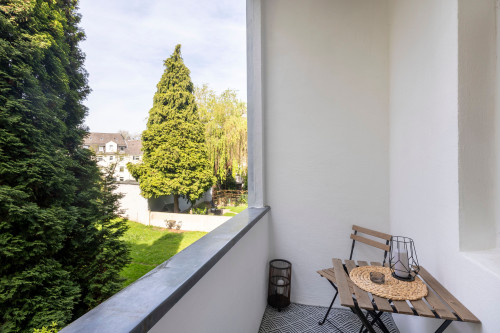 SpaceStays Apartment WIFI PS4 Netflix Parking! - Gallery - 5