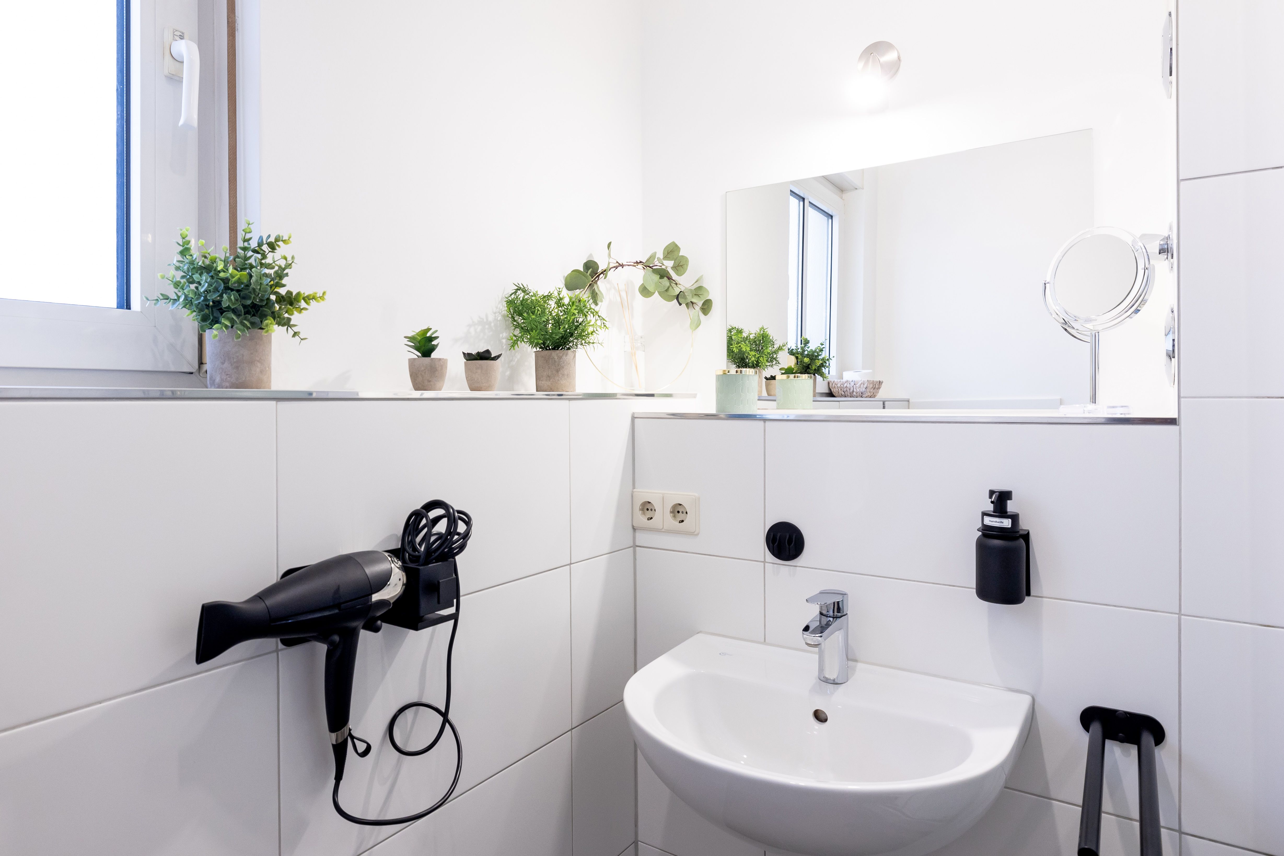 Sunnybelle Appartement I Modern I Netflix I Kitchen I Balkony - 9