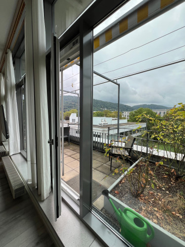 *NEW* Penthouse | AC | Netflix | large balcony