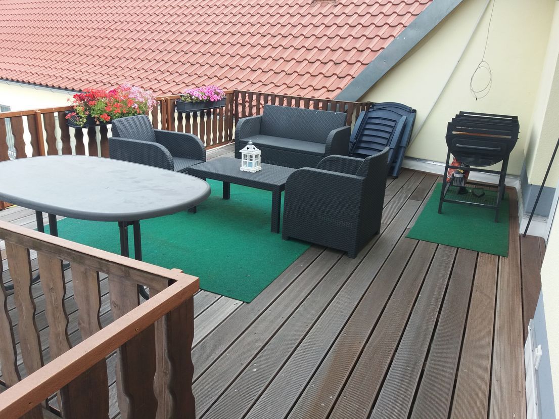 Bright, Sunny 4-Room Apartment With 3 Bedrooms And Balcony - 1