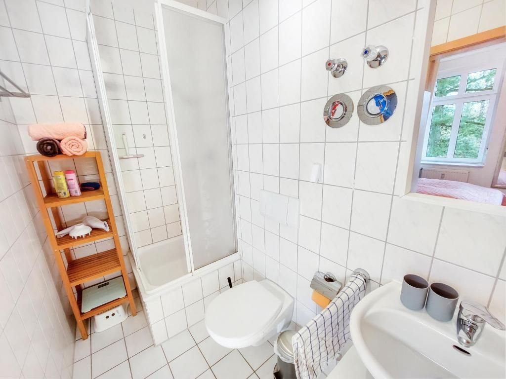 Bright, Quiet 2 Room Apt, 2 Bathrooms, DD Neustadt - 8
