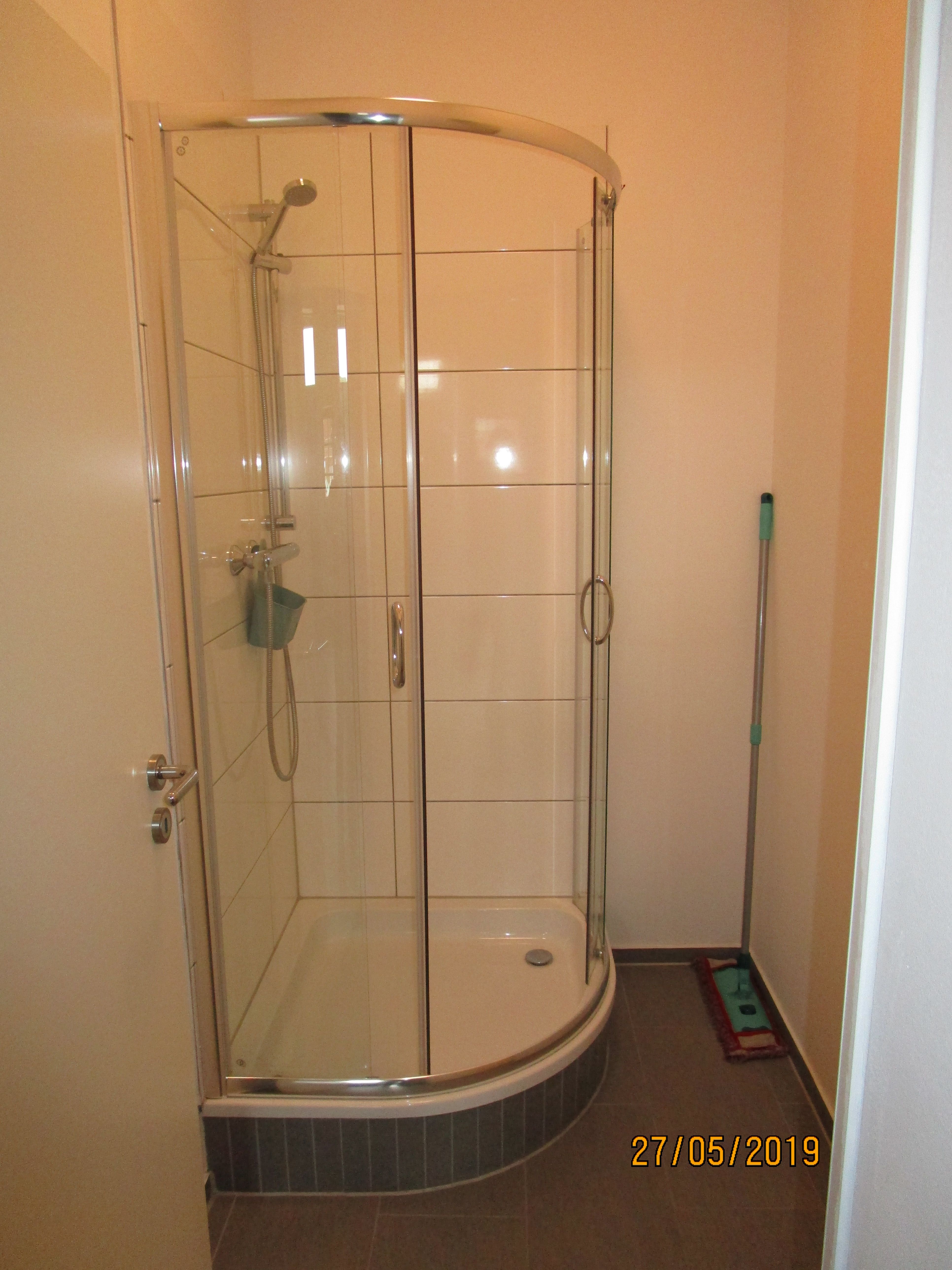 Modern And Quiet Apartment Located In Hannover - 2