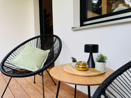 Klassen Stay: Design Apartment | Balcony | Netflix - Gallery - 21